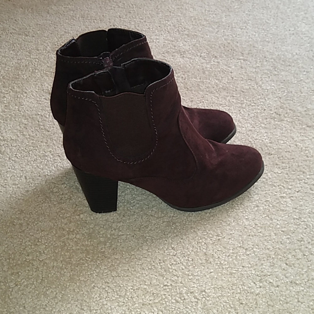 High heel booties